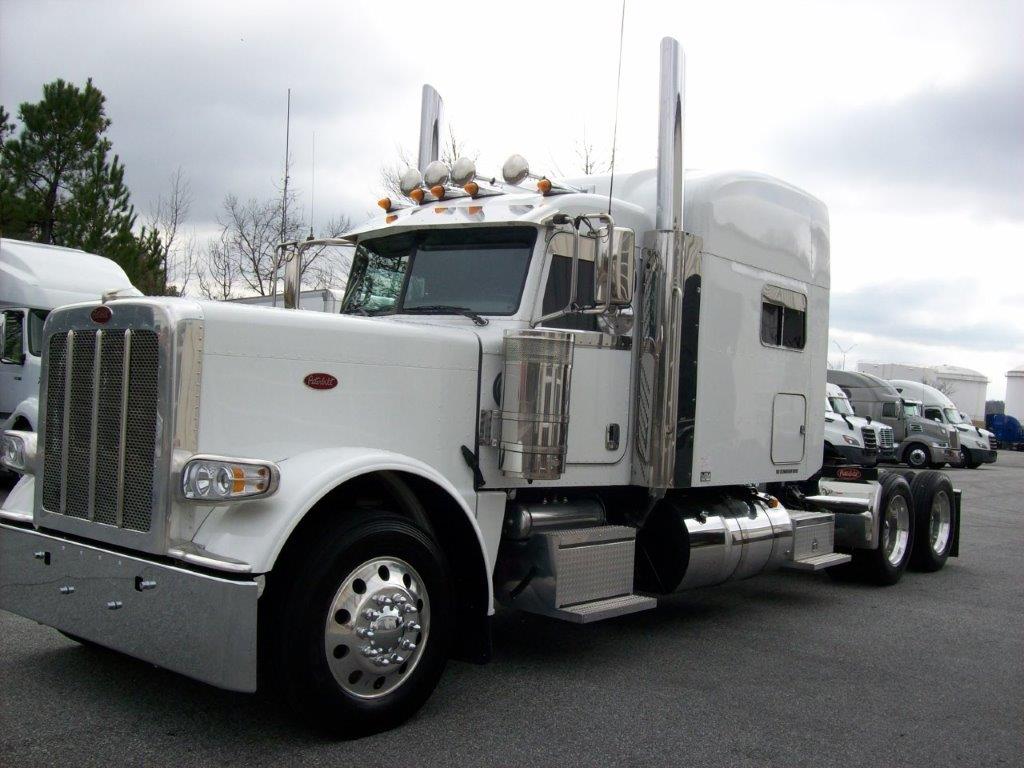 2023 Peterbilt 389