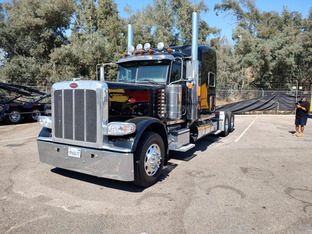 2023 PETERBILT 389