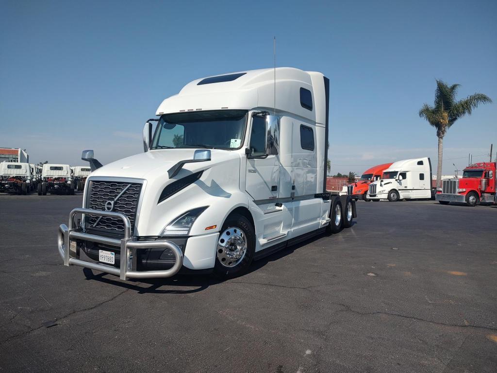 2024 VOLVO VNL64T860