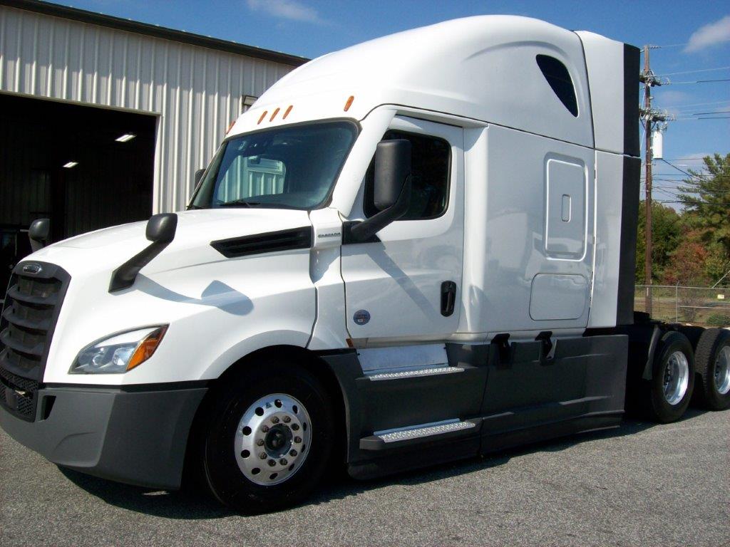 2022 FREIGHTLINER 126SLP