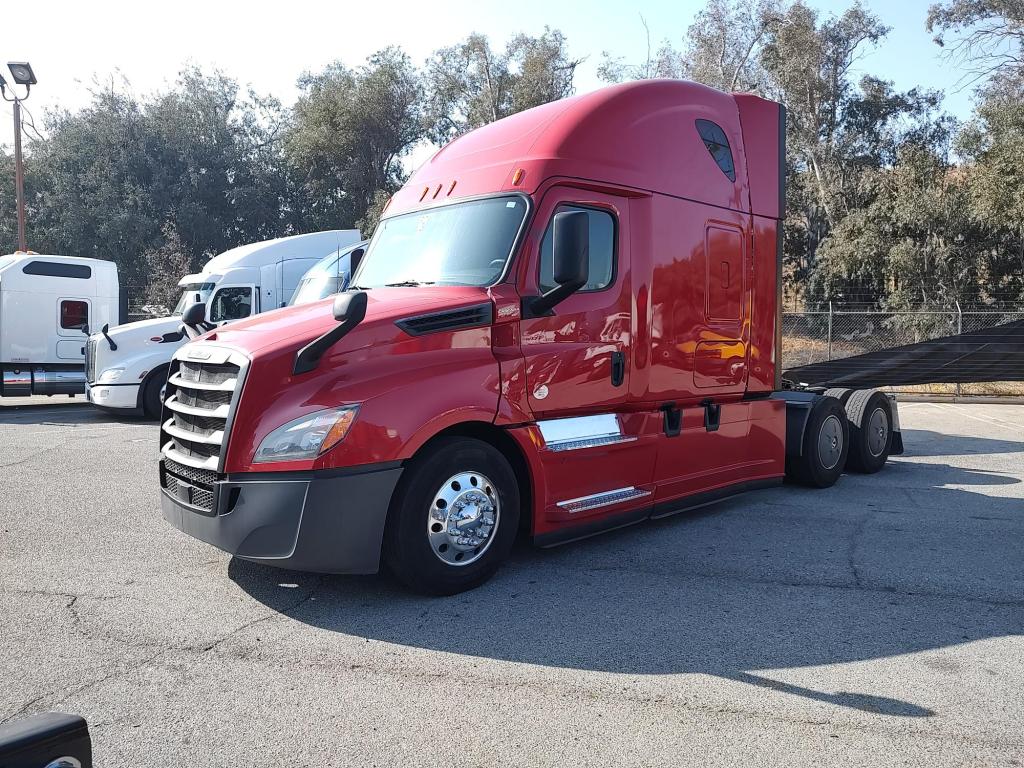 2020 Freightliner Cascadia 126SLP