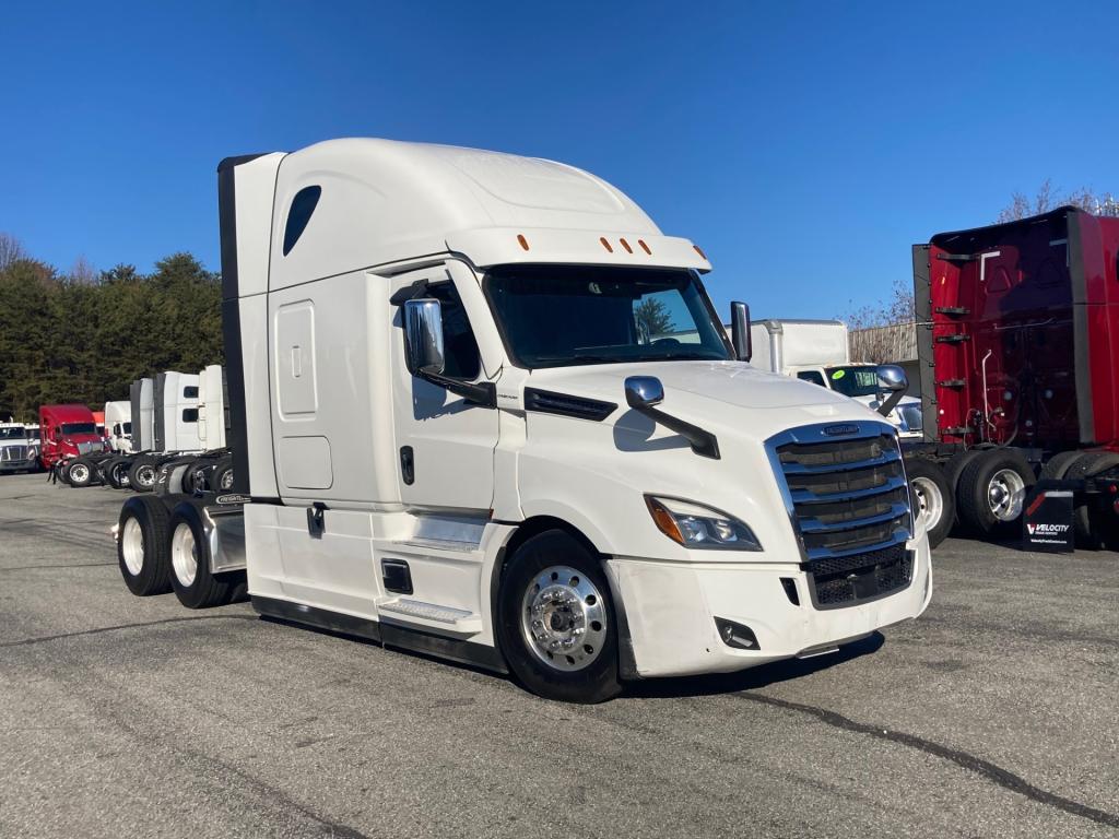 2023 FREIGHTLINER CASCADIA 126SLP