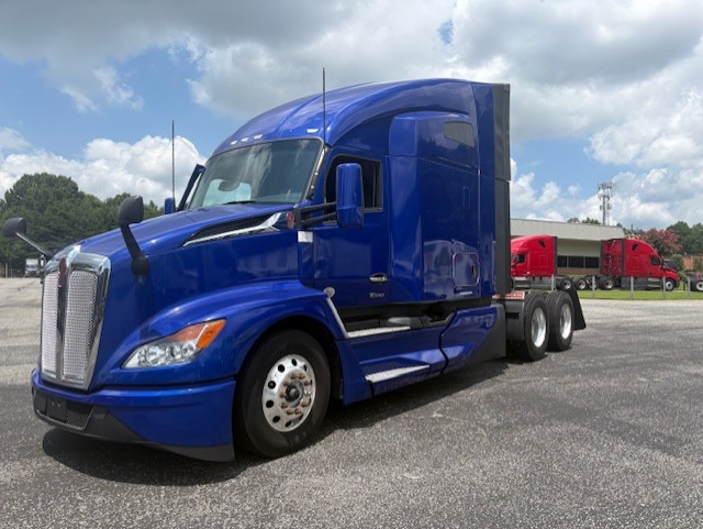 2023 Kenworth T680