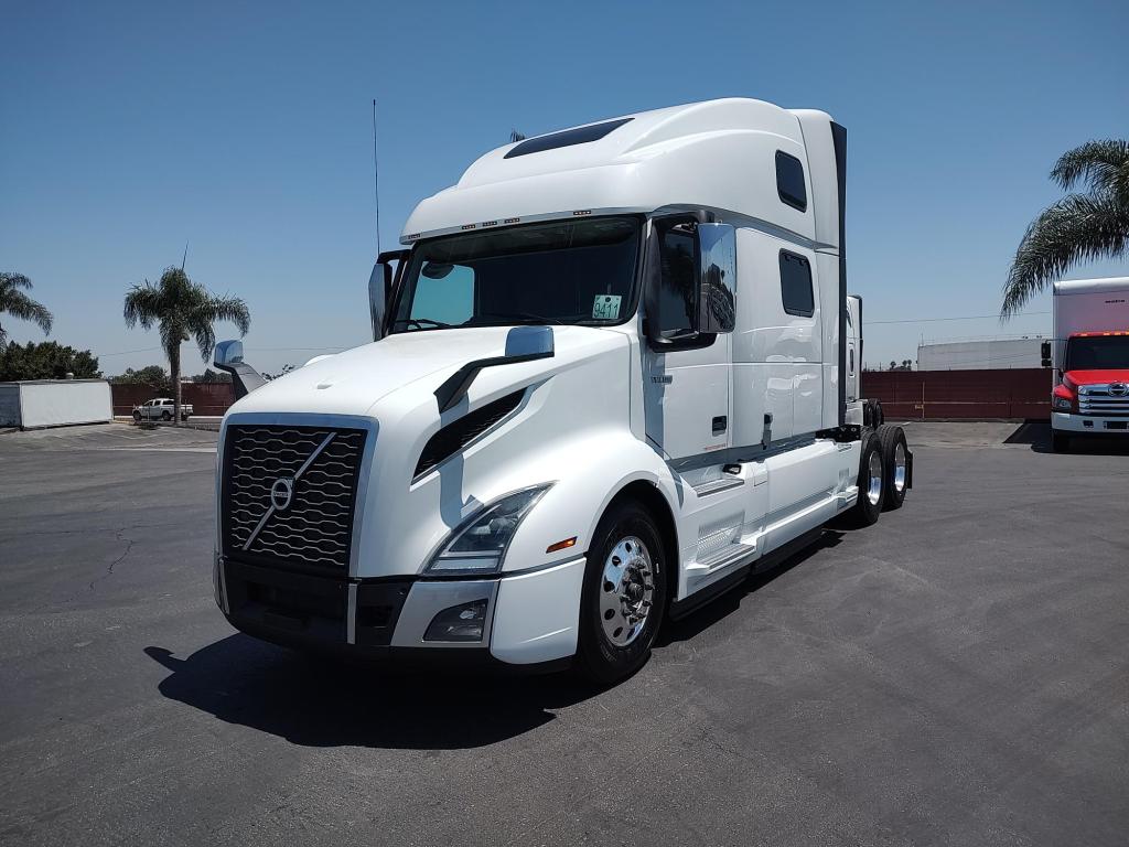 2023 Volvo VNL64T860