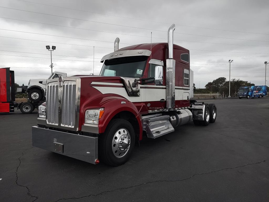 2020 Kenworth W990