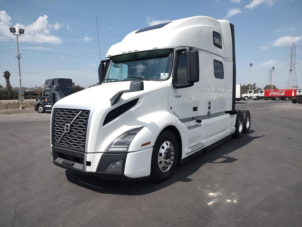 2022 Volvo VNL64T860