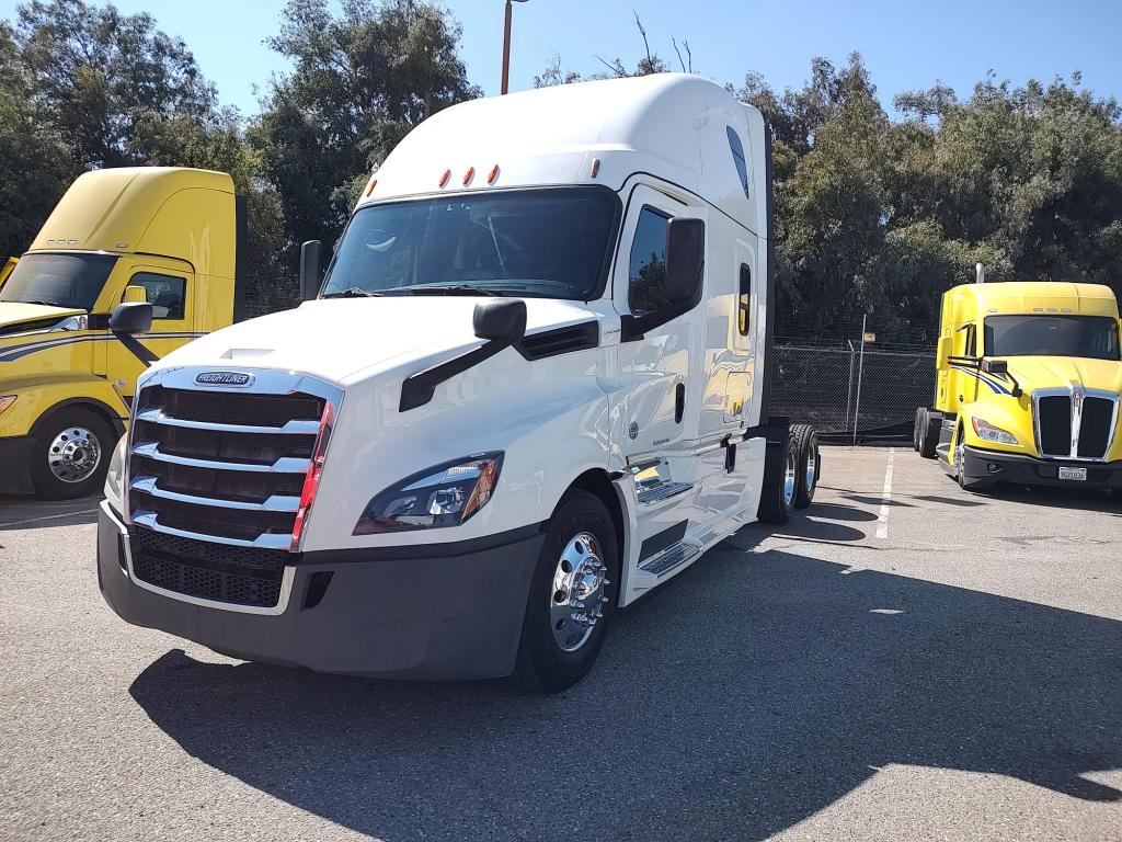 2020 Freightliner PT126SLP