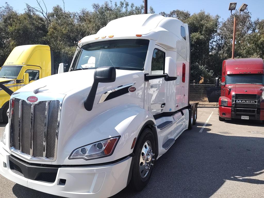 2022 Peterbilt 579