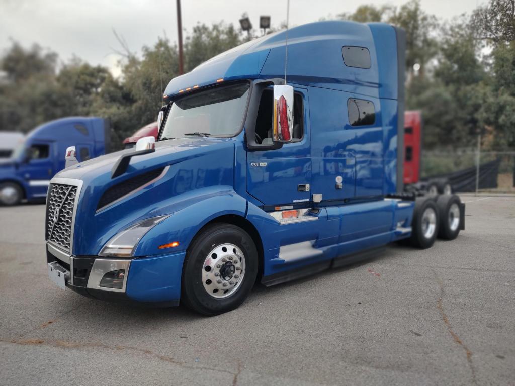2024 VOLVO VNL64T760