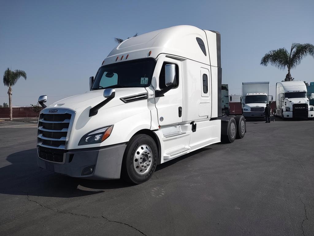 2023 Freightliner PT126SLP