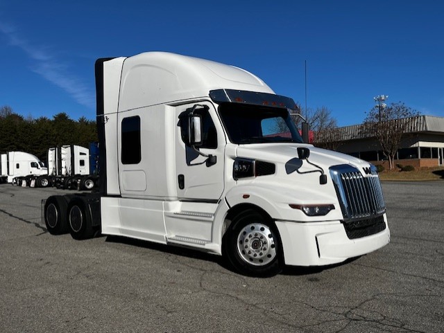 2024 WESTERN STAR 57X