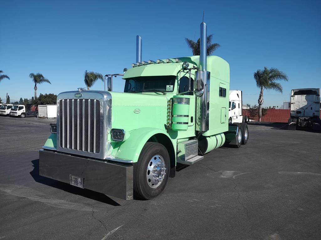 2023 Peterbilt 389