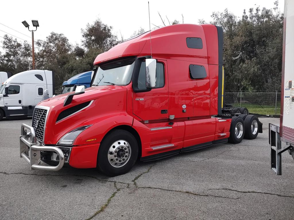 2023 Volvo VNL64T760