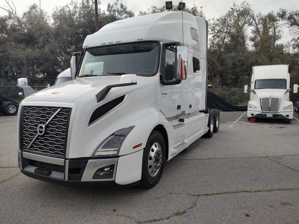 2023 Volvo VNL64T760