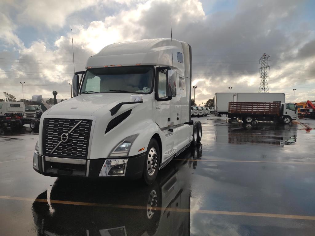 2024 Volvo VNL64T860