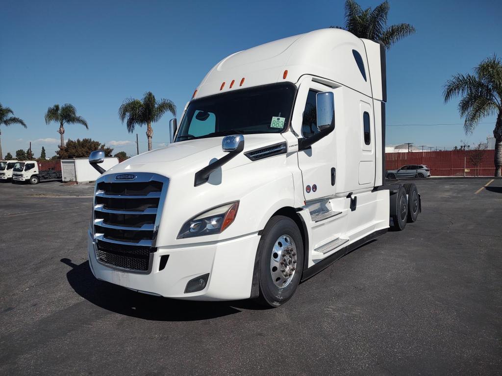 2025 Freightliner Cascadia PT126 SLP