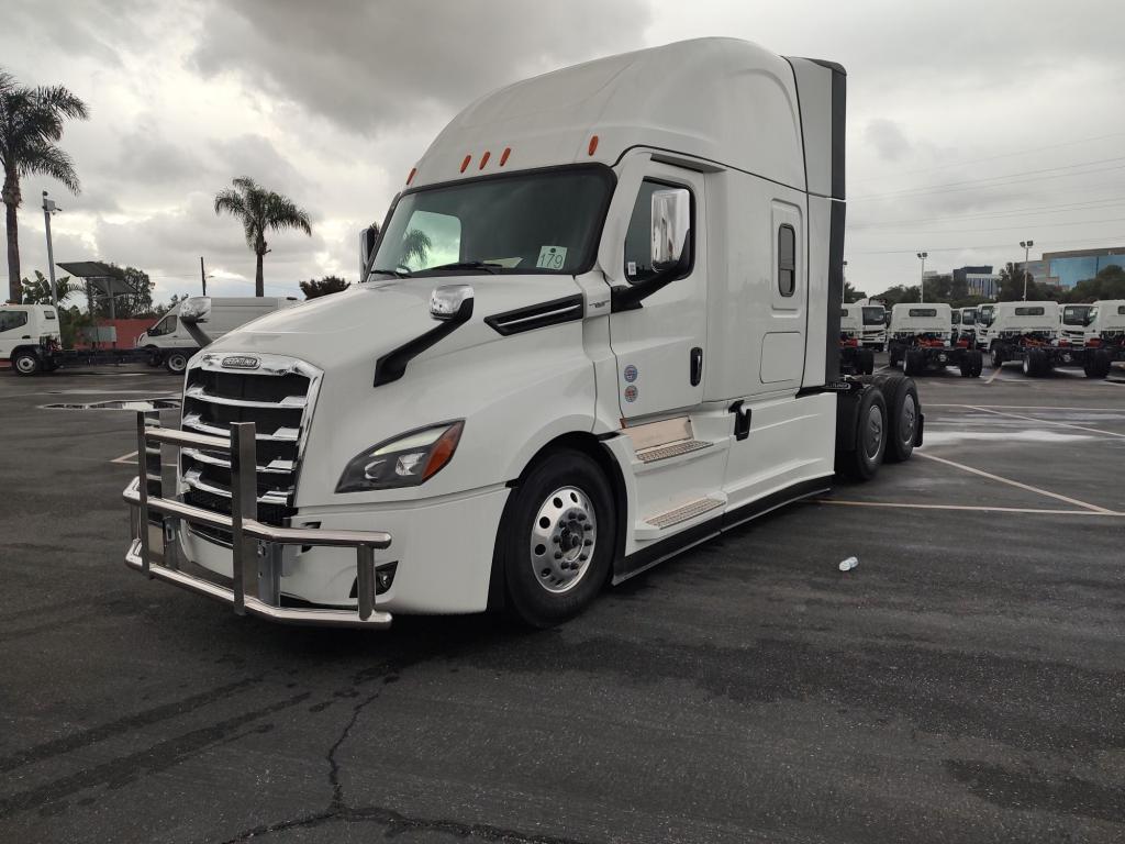 2026 Freightliner Cascadia PT126SLP